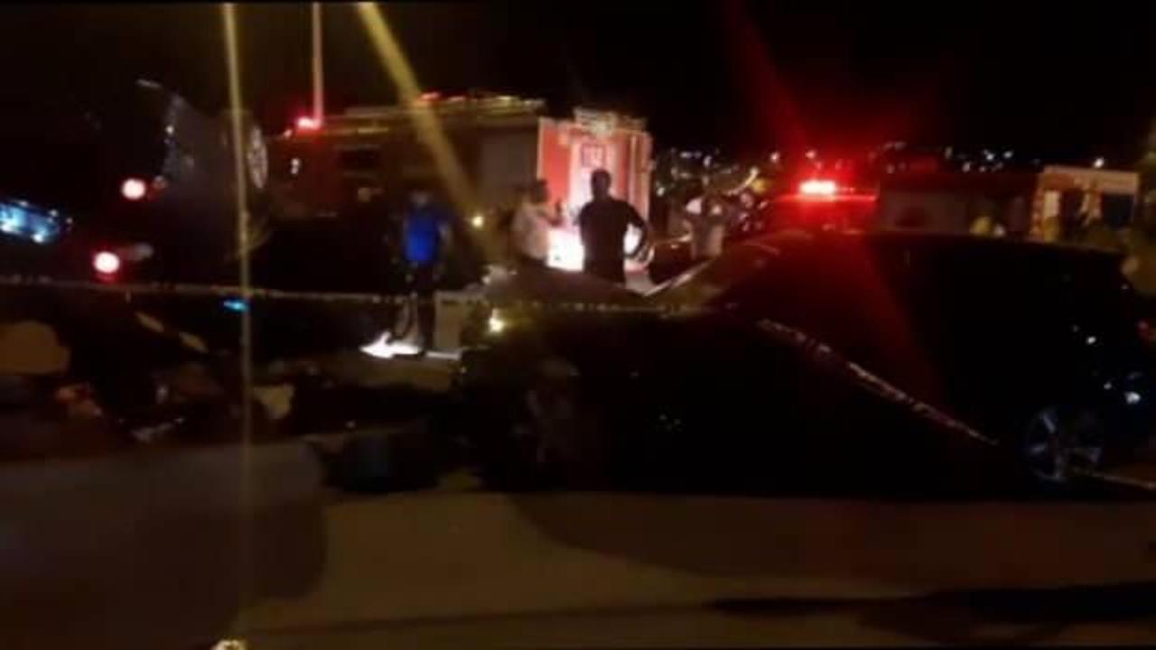Siirt'te iki otomobil kafa kafaya çarpıştı: 1’i ağır 3 yaralı