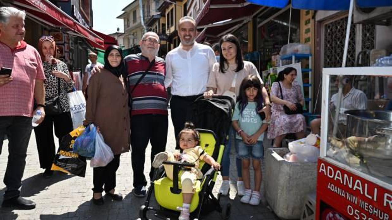 &Ccedil;ocukların bayramlığı Bursa B&uuml;y&uuml;kşehir&rsquo;den! 30 bin &ccedil;ocuğa bin liralık bayram &ccedil;eki