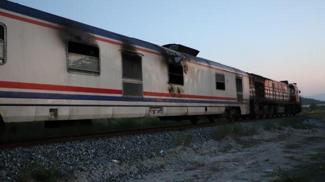 Denizli'de yolcu treninin vagonu alev alev yandı!