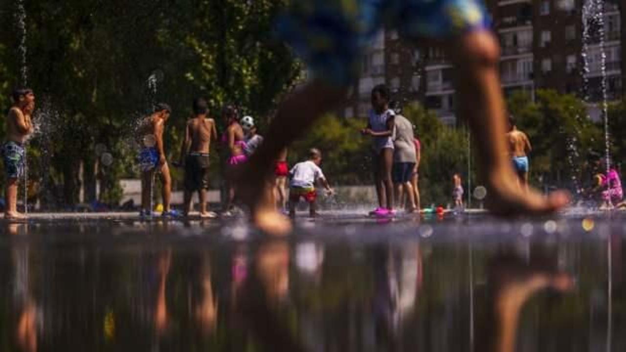 İspanya'da sıcak havalardan etkilenen iki kişi hayatını kaybetti!