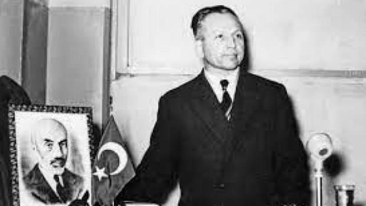 Nurettin Topçu mezarı başında anılacak