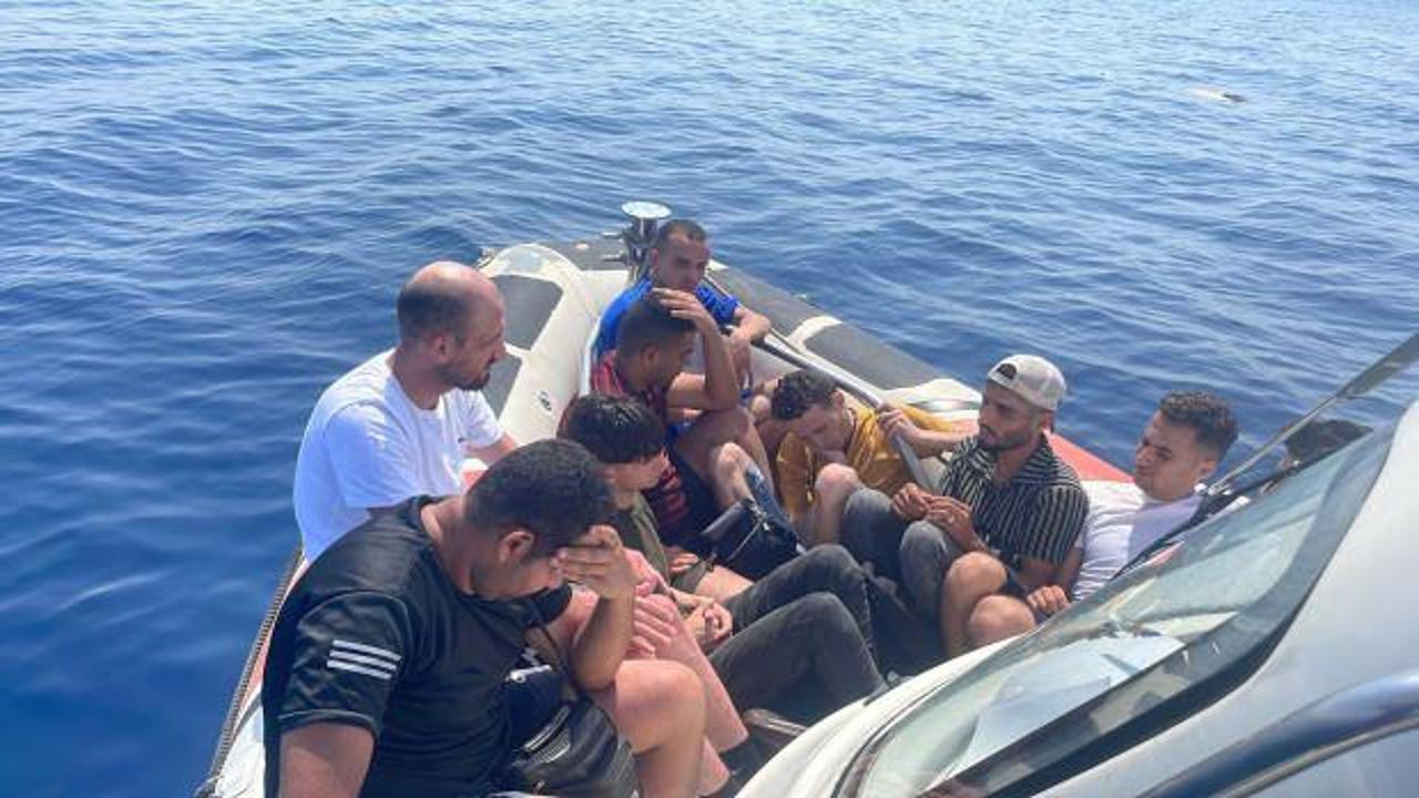 Balıkesir'de Yunanistan unsurlarınca geri itilen 9 d&uuml;zensiz g&ouml;&ccedil;men kurtarıldı