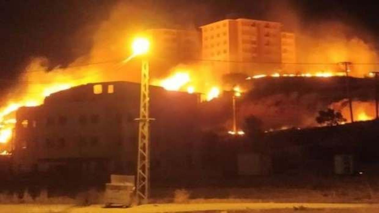 Gaziantep'te yerleşim yerine yakın bölgede yangın