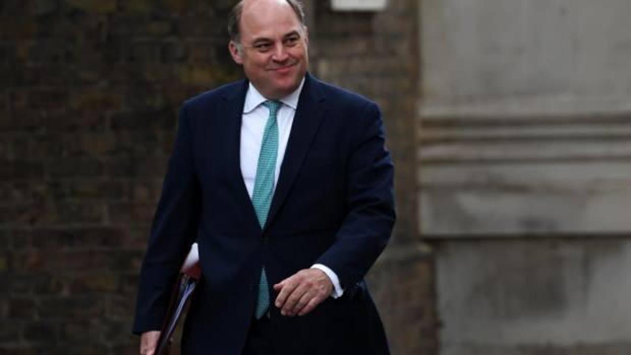 İngiltere Savunma Bakanı Wallace milletvekilliğini bırakacak