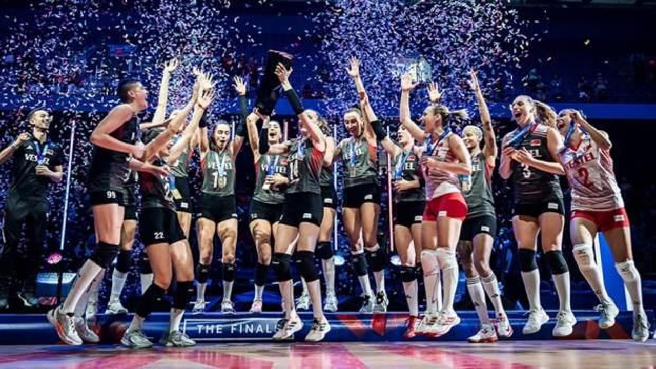 Şampiyon Filenin Sultanları yurda d&ouml;nd&uuml;