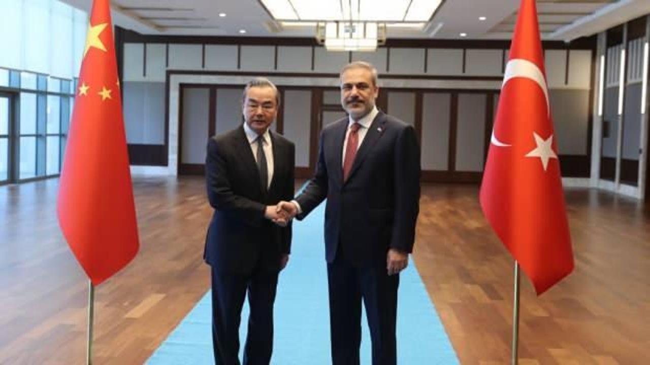 Bakan Fidan, &Ccedil;inli mevkidaşı Yi ile g&ouml;r&uuml;şt&uuml;