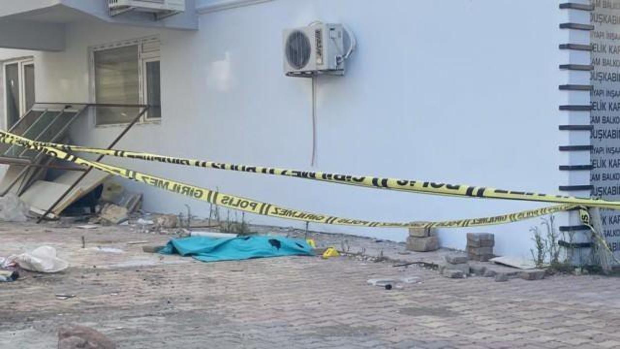 &Ccedil;atı katından d&uuml;şen &ccedil;ocuğun kahreden &ouml;l&uuml;m&uuml;