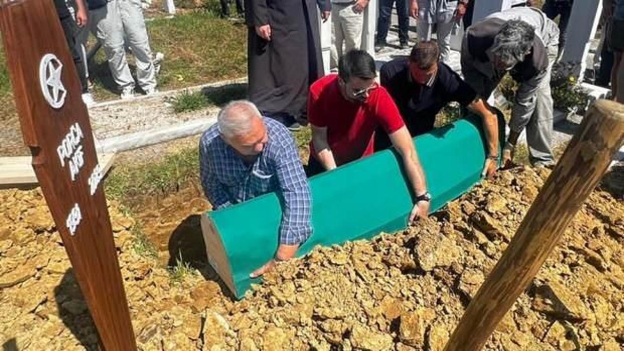 Dzeko'nun acı g&uuml;n&uuml;! Elleriyle toprağa verdi