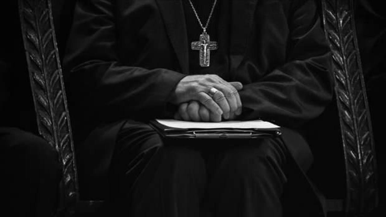 Polonya'da bir rahip uyuşturucu dağıttığı şüphesiyle gözaltına alındı