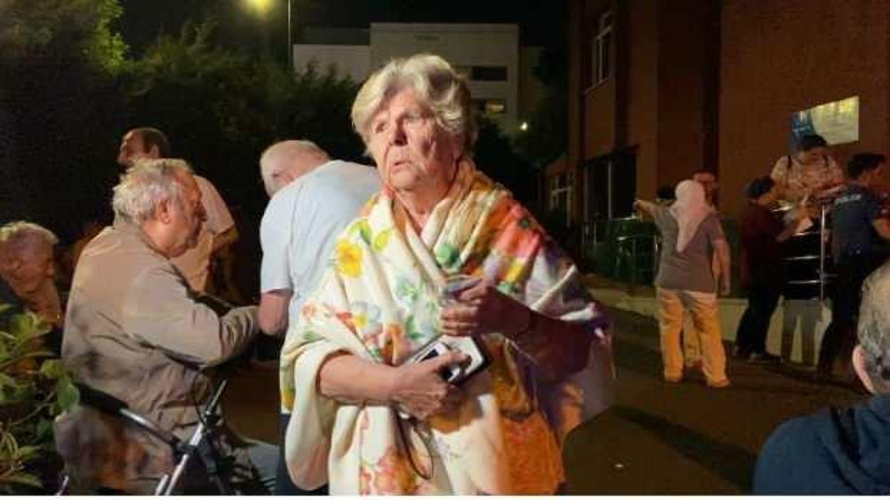 Sarıyer&rsquo;deki 2 katlı huzurevinde korkutan yangın!