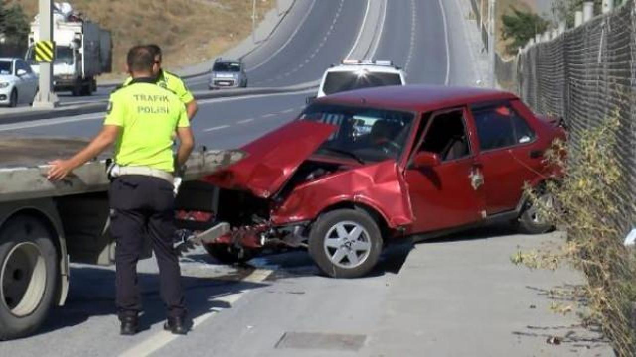 Sultangazi'de  otomobilden fırlayan sürücü ağır yaralandı 