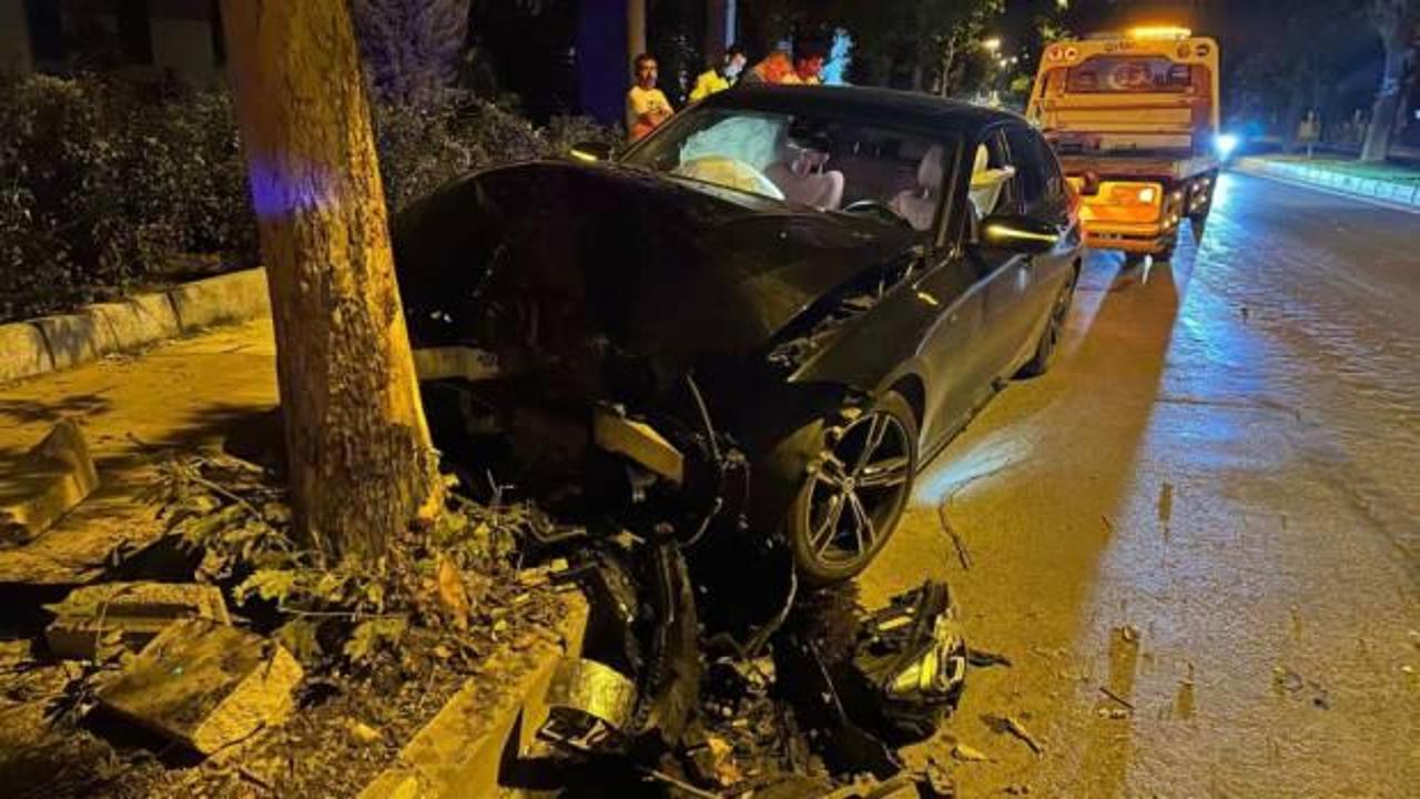 Elazığ’da otomobil ağaca çarptı: 1 yaralı