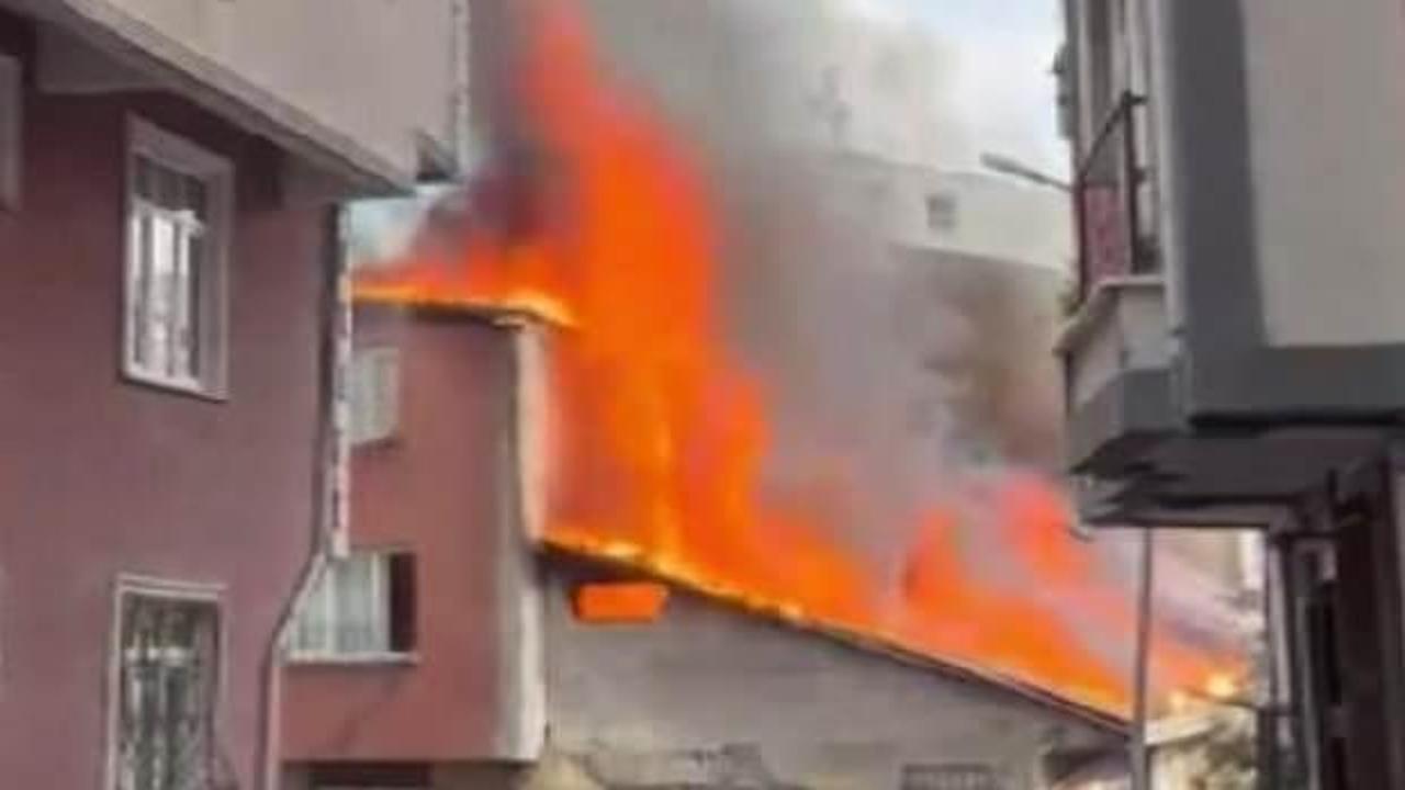 Kağıthane'de 3 binada yangın çıktı