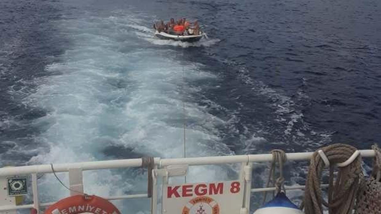 Sarıyer önlerinde makine arızası yapan tekne kurtarıldı