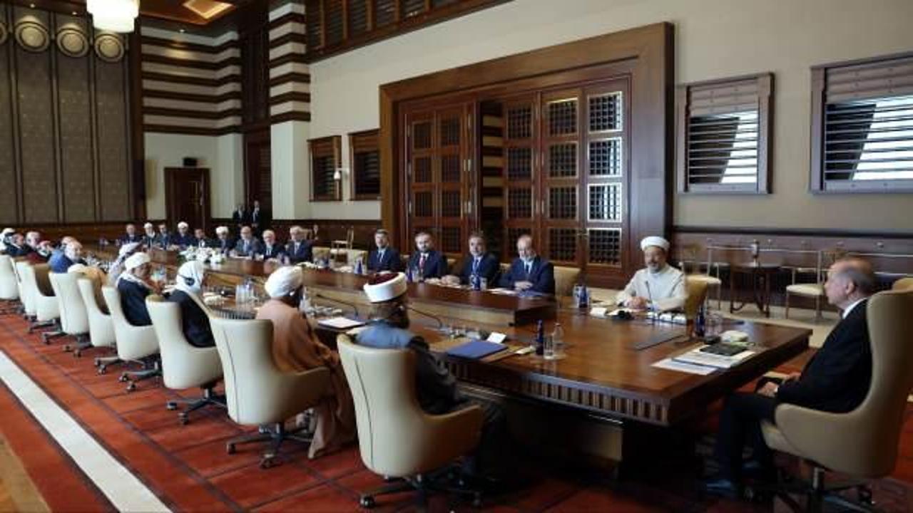 Başkan Erdoğan'dan en anlamlı kabul: İslam aleminin manevi öncüleri Külliye'de