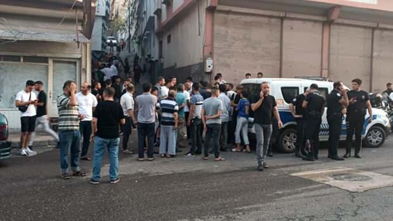 Gaziantep'te uyuşturucu satıcısı mahalleliye saldırdı: 1 &ouml;l&uuml;, 4 yaralı