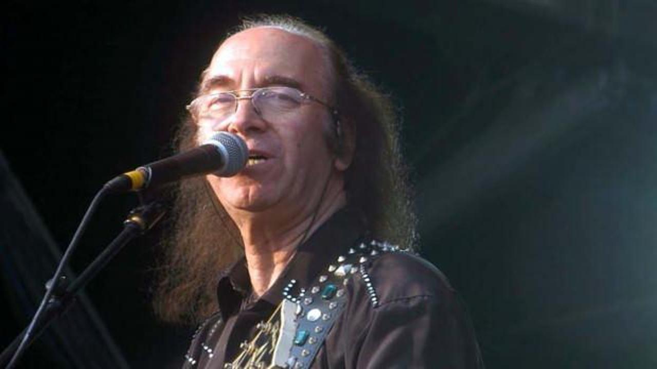 &Uuml;nl&uuml; isimlerden Erkin Koray i&ccedil;in taziye mesajı