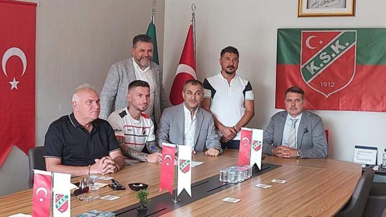 Adem B&uuml;y&uuml;k'ten şaşırtan tercih! Resmen Karşıyaka&rsquo;da