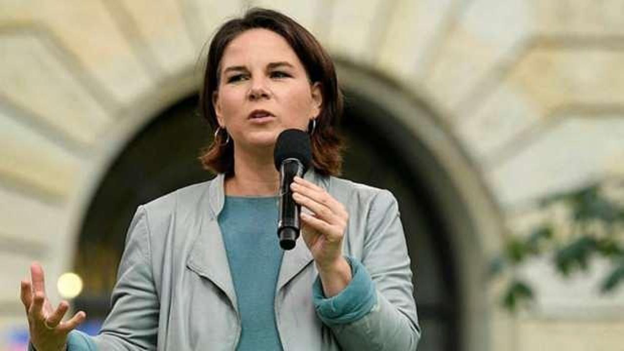 Almanya Dışişleri Bakanını taşıyan uçak zorunlu iniş yaptı