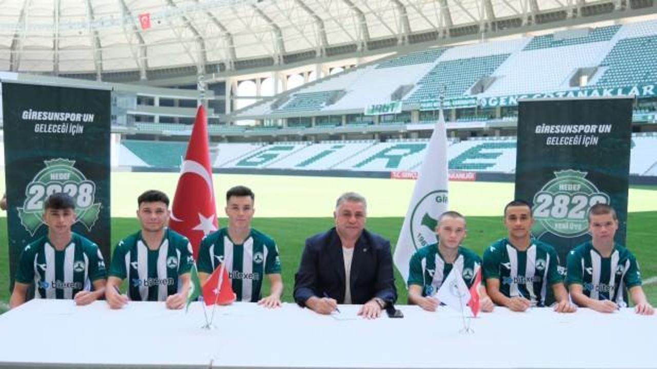 Giresunspor 6 genç futbolcusuyla profesyonel sözleşme imzaladı
