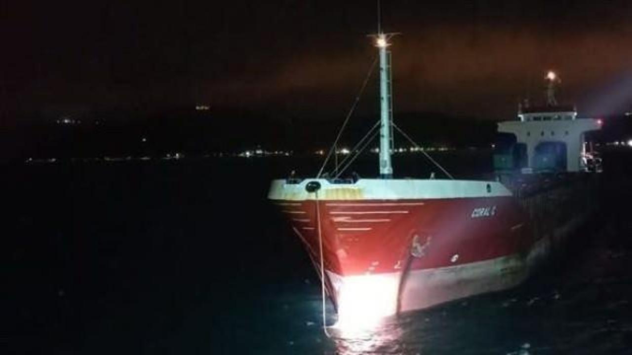 İstanbul Boğazı'nda arızalanan kargo gemisi Büyükdere'de