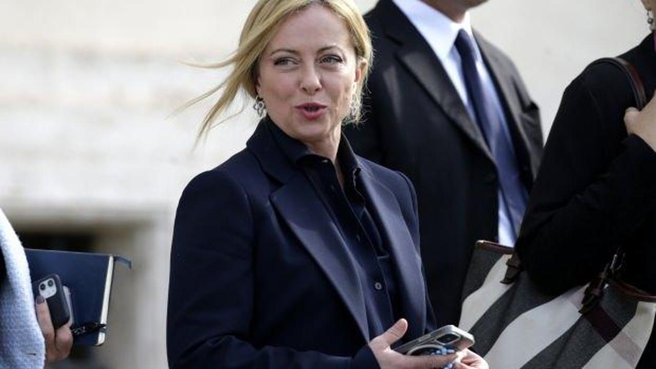 İtalya Başbakanı restoran &uuml;cretini &ouml;demeden ka&ccedil;an İtalyan turistlerin hesabını &ouml;dedi