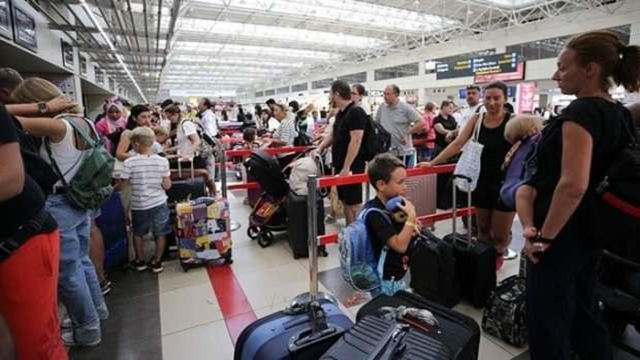 Turizm merkezlerindeki havalimanlarını 102 milyondan fazla yolcu kullandı
