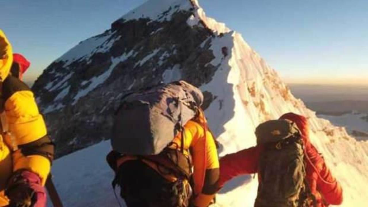 Meksika'nın en yüksek dağına tırmanan 4 dağcı, düşerek hayatını kaybetti