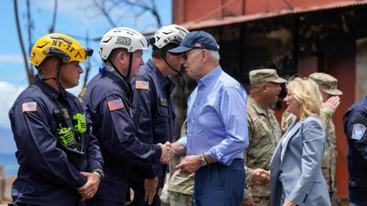 Yangın b&ouml;lgesinde Biden'a sert tepki: Hi&ccedil;bir şey yapmadığın i&ccedil;in teşekk&uuml;rler!