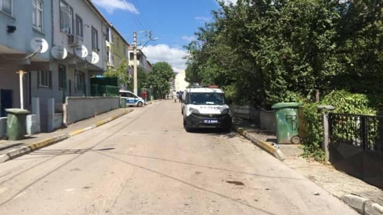 Abi kardeş arasında sokak ortasında &ccedil;atışma!