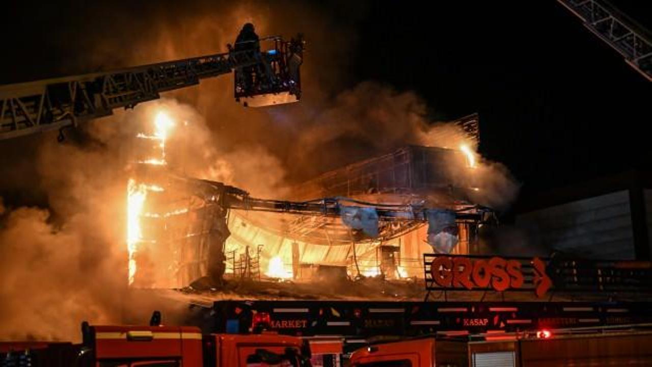 Ankara'da market zincirinin bir şubesinde yangın