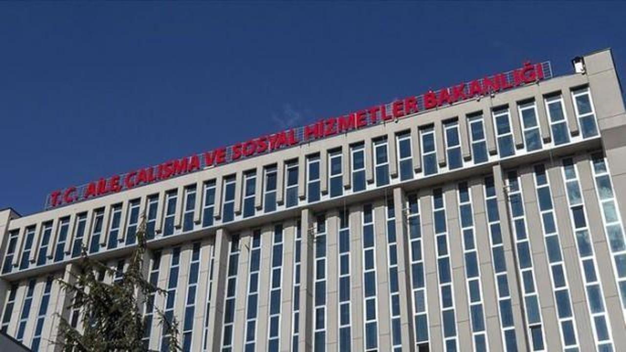 Bakanlık kurumlarındaki 1923 yaşlıya dijital okuryazarlık eğitimi verildi