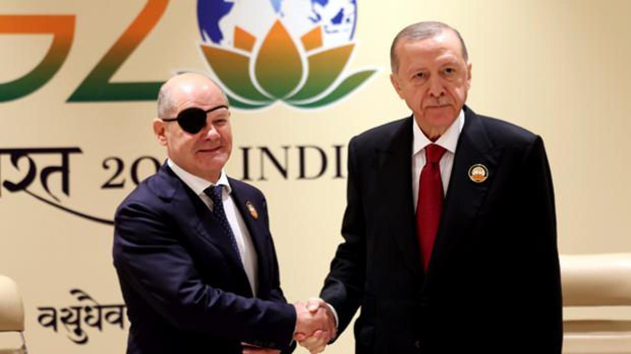 Cumhurbaşkanı Erdoğan, Scholz'u kabul etti! Dikkat çeken korsan maske detayı