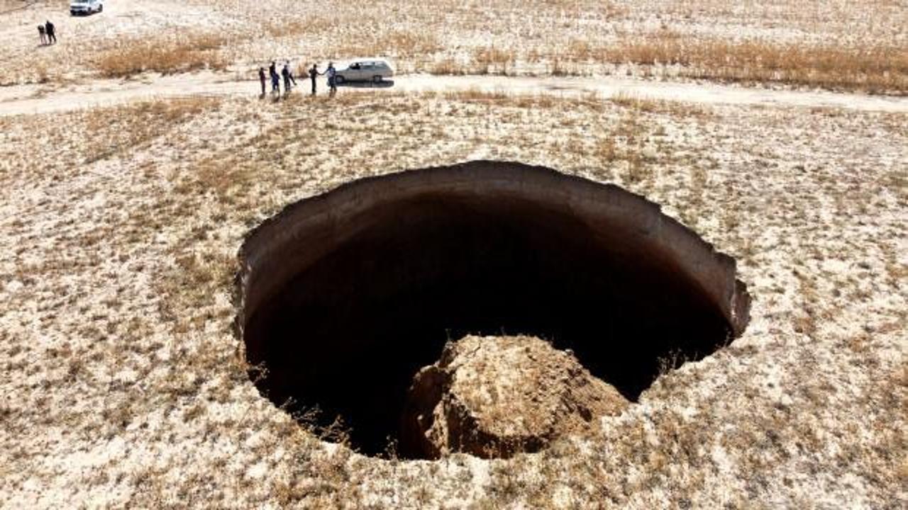 Konya'da oluştu! Tam 40 metre &ccedil;apında, 70 metre derinliğinde...