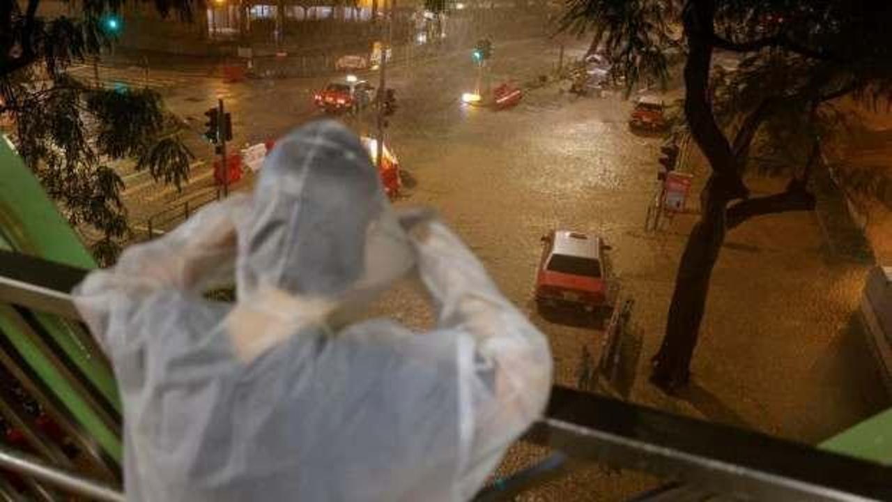 Hong Kong'u son 140 yılın en şiddetli yağışı vurdu