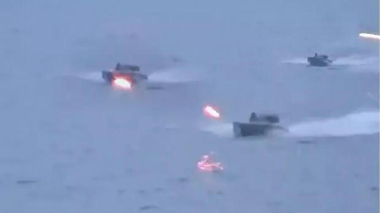 Rusya, Kırım'a ilerleyen 3 botu yok etti