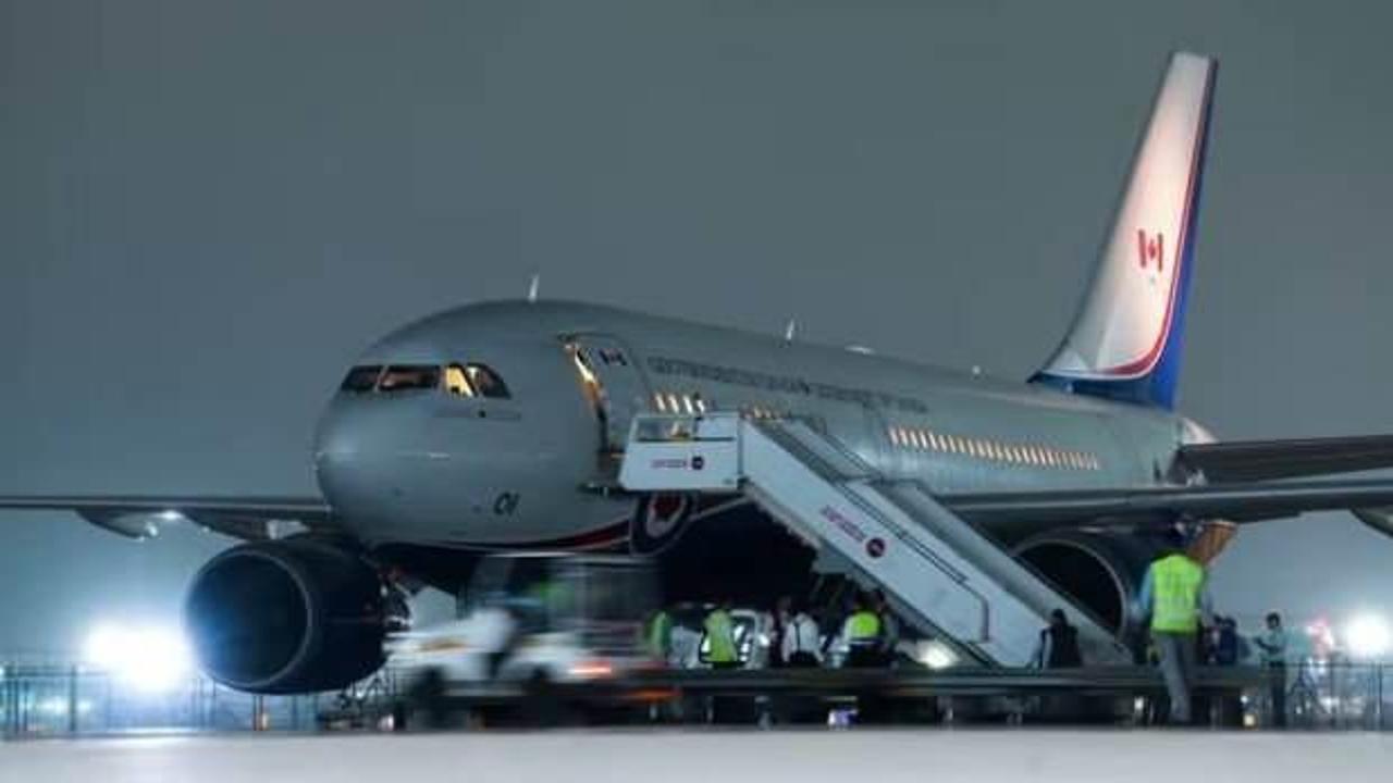 Devletin tahsis ettiği uçak bozuldu, başbakan Hindistan'da mahsur kaldı!