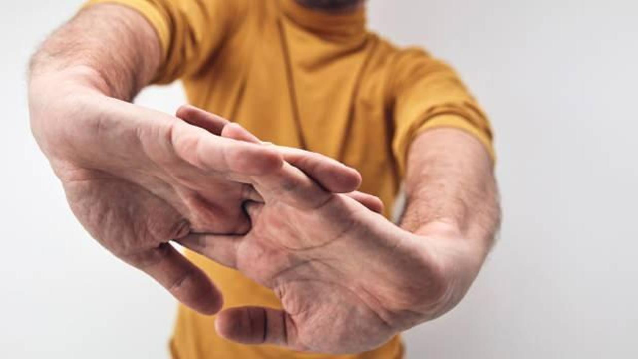Parmak çıtlatmak kireçlenme yapar mı? Psikolojik parmak çıtlatmak zararlı mı? 