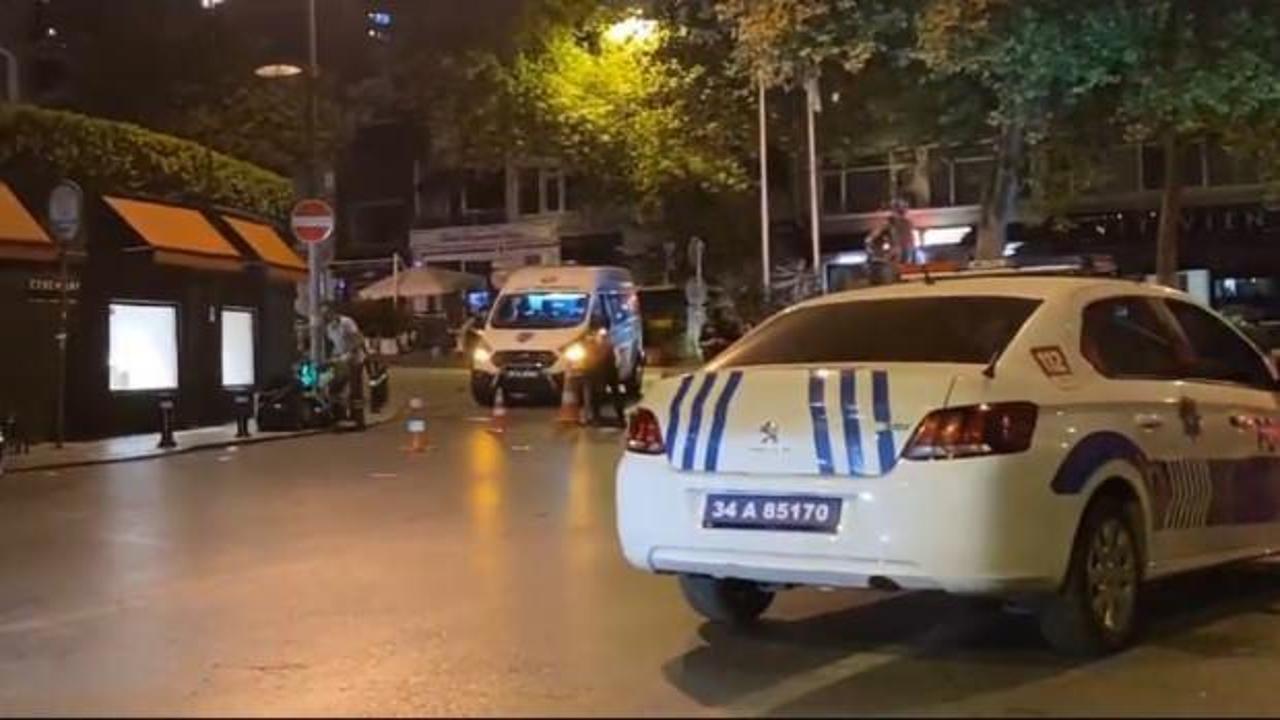 Taksiciyle kısa mesafe tartışması kanlı bitti: 2 kişi &ouml;ld&uuml;