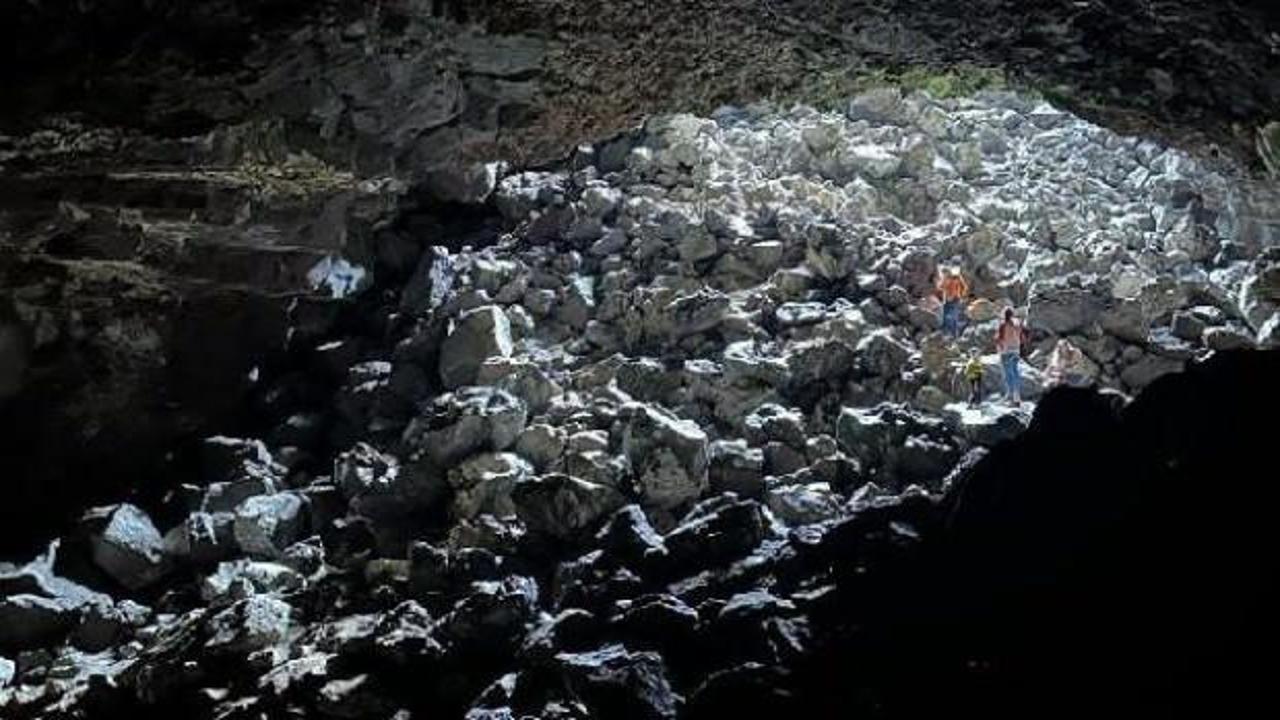 Terörden temizlenen Ağrı Dağı'ndaki 'Buz Mağarası' ziyaretçilerini ağırlıyor