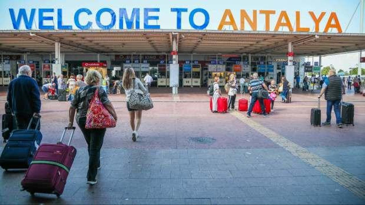 Antalya 8 ayda 10 milyonu aşkın turist ağırladı