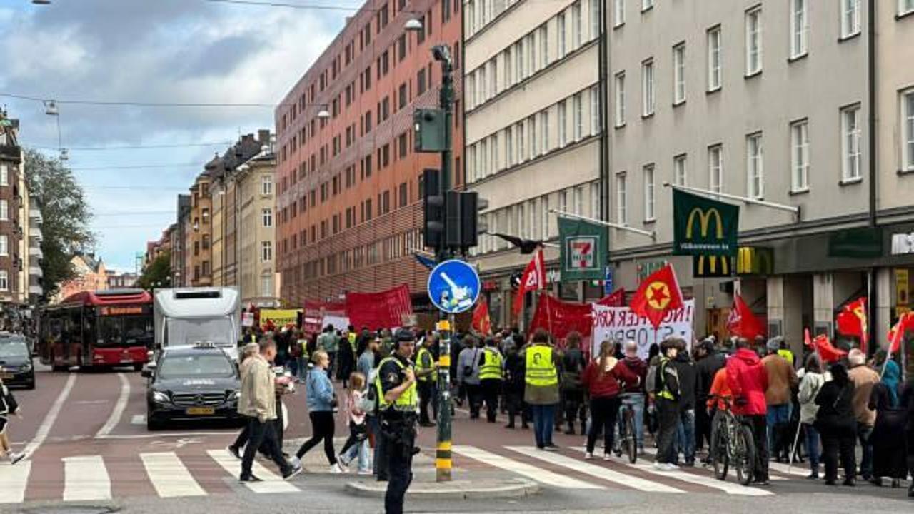 İsve&ccedil;'te ter&ouml;r &ouml;rg&uuml;t&uuml; PKK/YPG destek&ccedil;ilerinden yeni provokasyon!