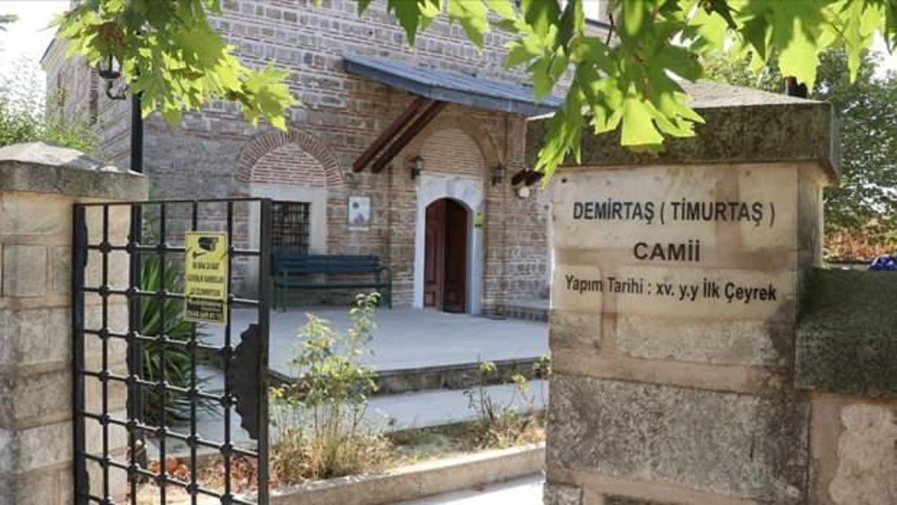 Edirne'de sınırdaki cami cuma, bayram ve teravih namazlarında ibadete a&ccedil;ılıyor