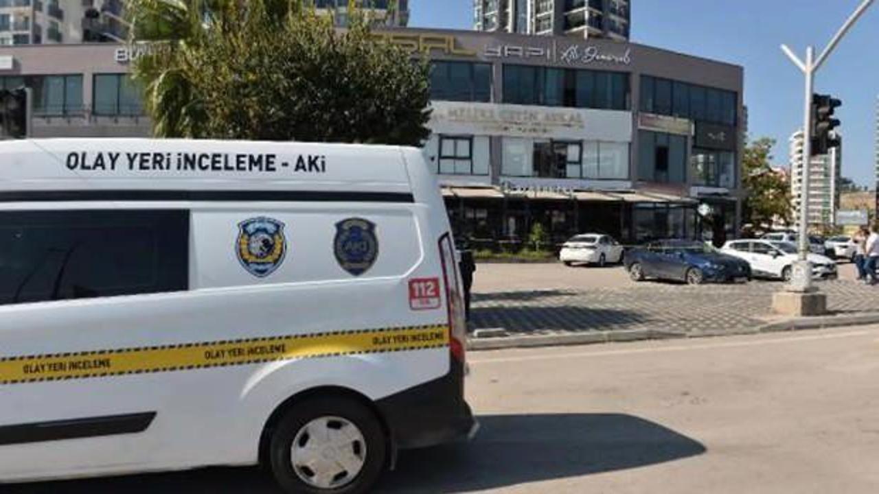 Çukurova Belediye Başkanı'nın kızının güzellik salonuna silahlı saldırı