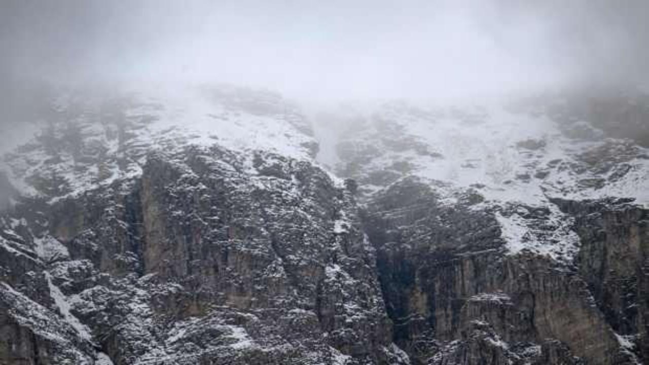 Van'da y&uuml;ksek kesimlere kar yağdı