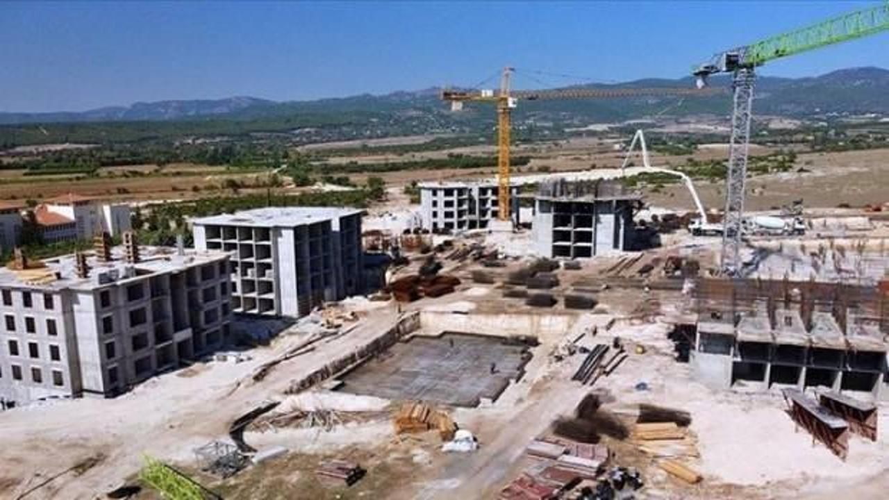 Osmaniye Sumbas'ta yapımı s&uuml;ren 190 deprem konutunun aralıkta teslimi planlanıyor