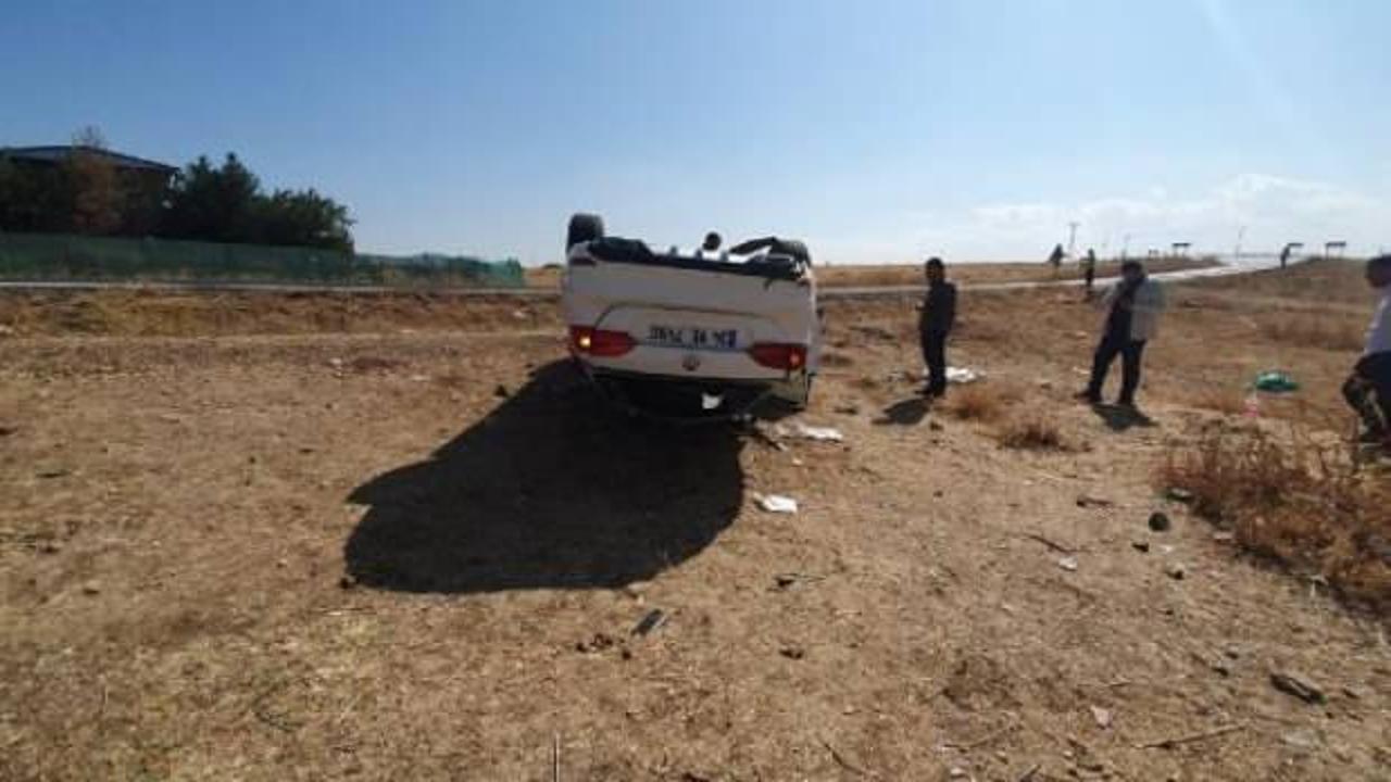 Taziyeye gidenlerin otomobili takla attı: 3&rsquo;&uuml; &ccedil;ocuk 8 yaralı