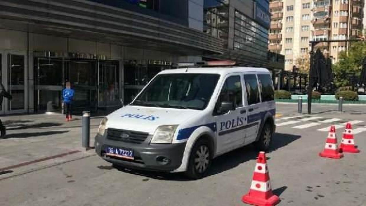 Temizlik g&ouml;revlisi, AVM'nin mescidinde &ouml;l&uuml; halde bulundu