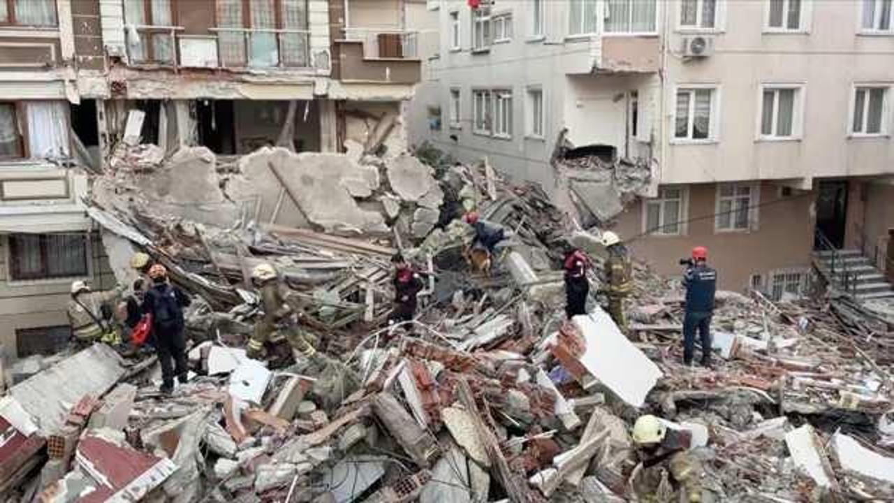 G&uuml;ng&ouml;ren'de yıkım sırasında 6 katlı bina &ccedil;&ouml;kt&uuml;