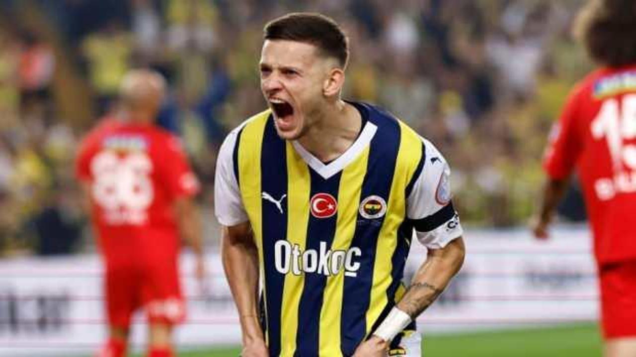 Sebastian Szymanski, Polonya'da manşetleri s&uuml;sl&uuml;yor